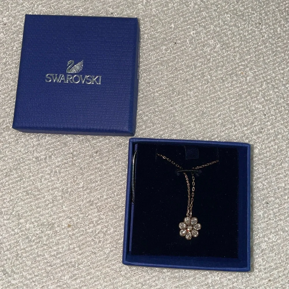 Swarovski Crystal Flower Necklace - Picture 3 of 10